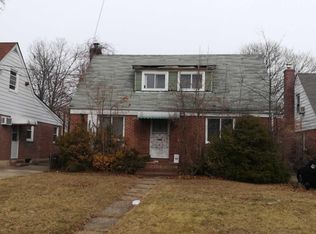 7635 Hewlett St, New Hyde Park, NY 11040