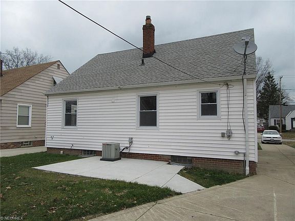 4th image of 25650 Farringdon Ave