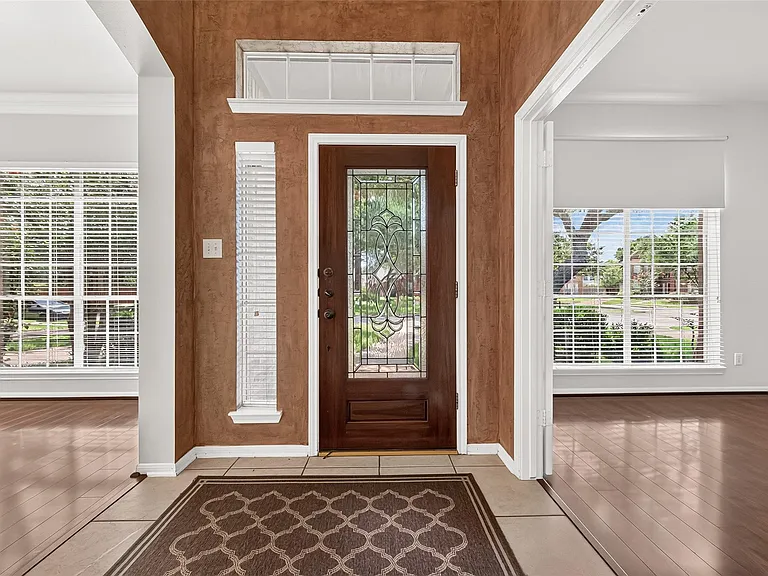 6323 Echo Lakes Ln — Photo 3