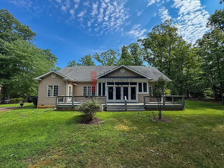 25 Fleetwood Dr — Photo 17