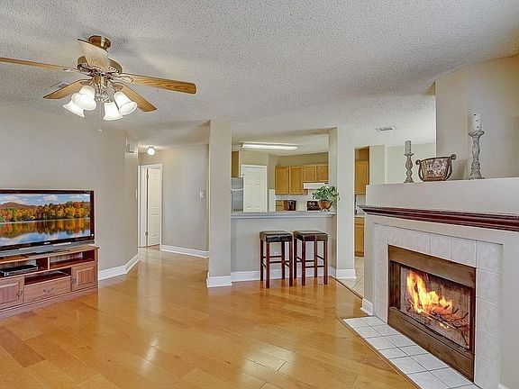 4th image of 2305 Larston Ln