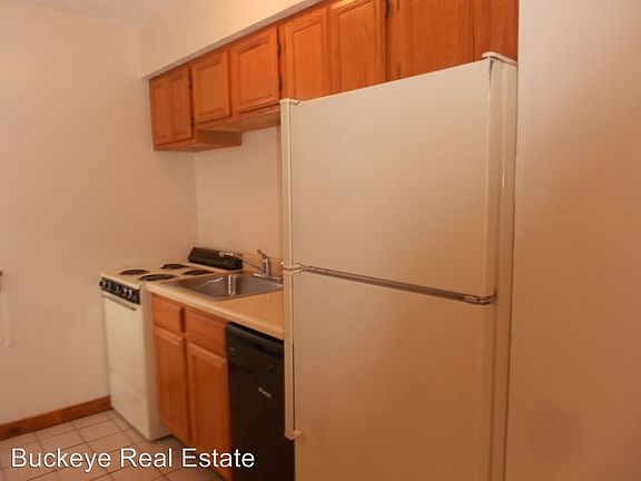 4th image of 61 Chittenden Ave