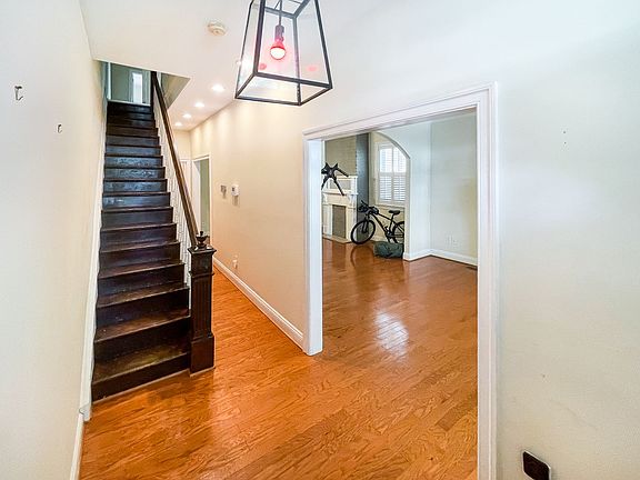 2nd image of 505 N 32nd St