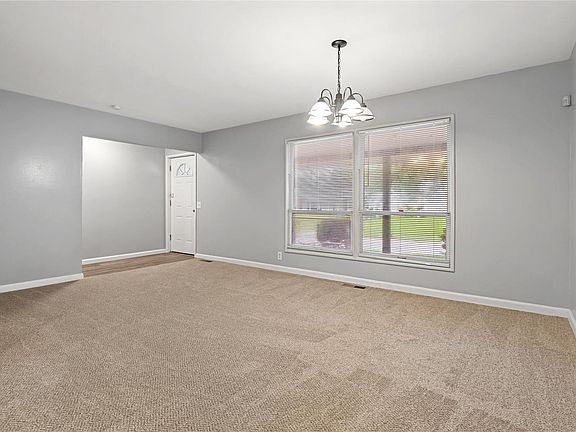 2nd image of 2805 Wellington Dr