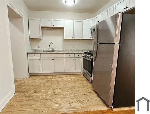4th image of 2702 N Laramie Ave #2