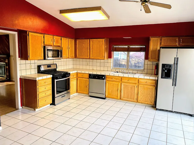 1530 Burnside Ct — Photo 9