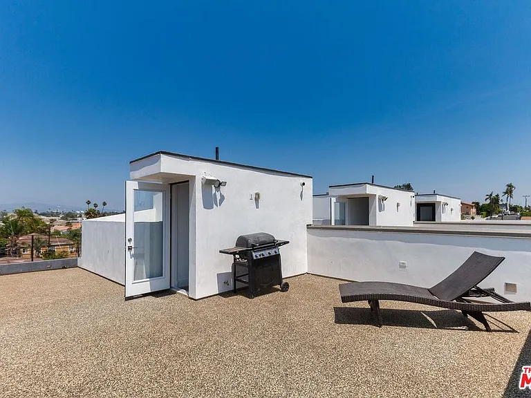 4826 W Pickford — Photo 39