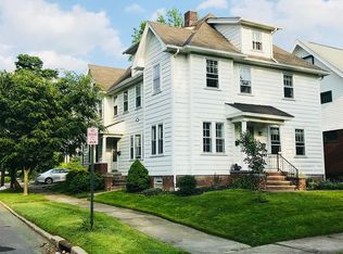 2095 Renrock Rd, Cleveland Heights, OH 44118