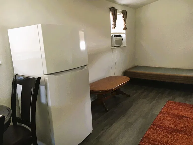 3818 Hamid Blvd — Photo 3