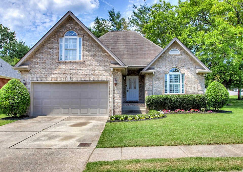 1st image of 400 Hickory Chase Dr