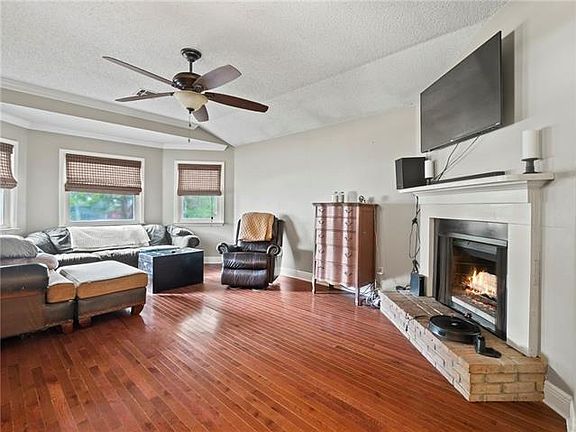 5th image of 70387 L St