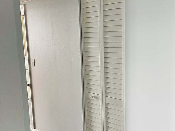 4th image of 2801 NE 183rd St APT 2017W
