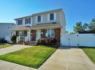 86 Token St, Staten Island, NY 10312