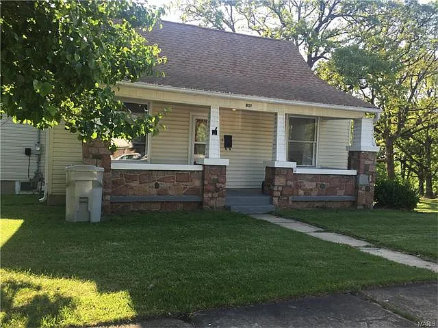 801 Main St photo 1