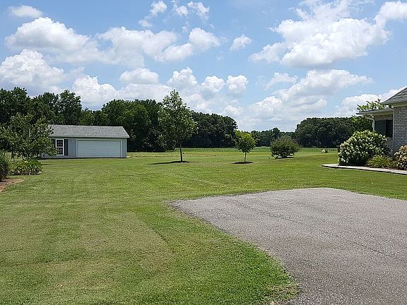 Detached garage/shop