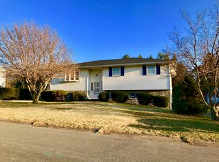 2706 Kingston Rd, Easton, PA 18045