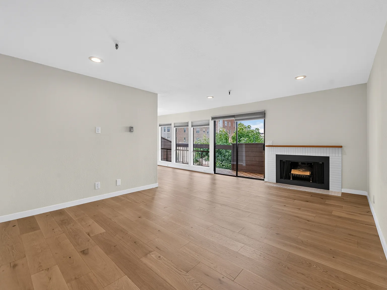 2 bed, 1280 sqft, $3,950 — Photo 1