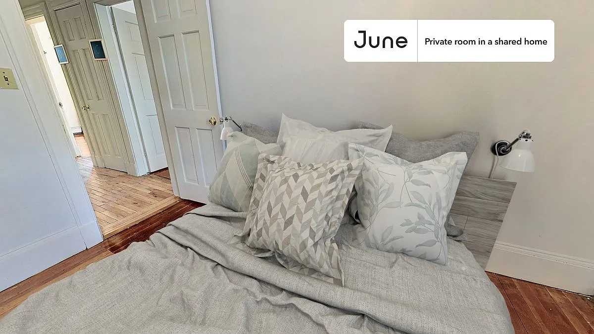 Full bedroom in 6 bed/2 bath home in Brighton #375 2B — Photo 2