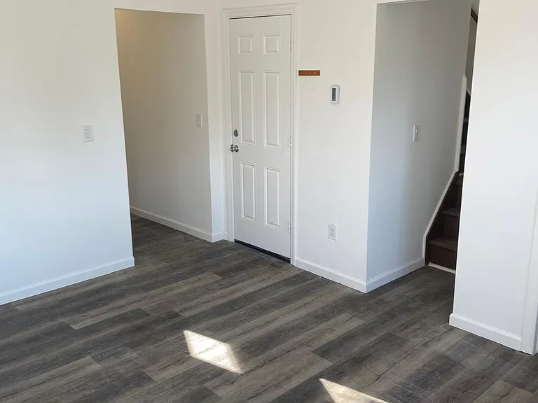 987 E 19th St #2 — Photo 11