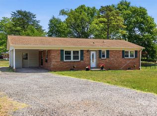 1910 26th St NE, Hickory, NC 28601