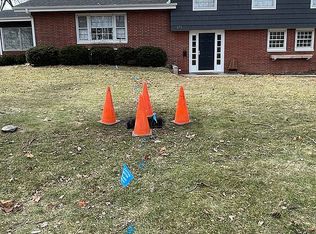 379 Republic Rd, Batavia, IL 60510