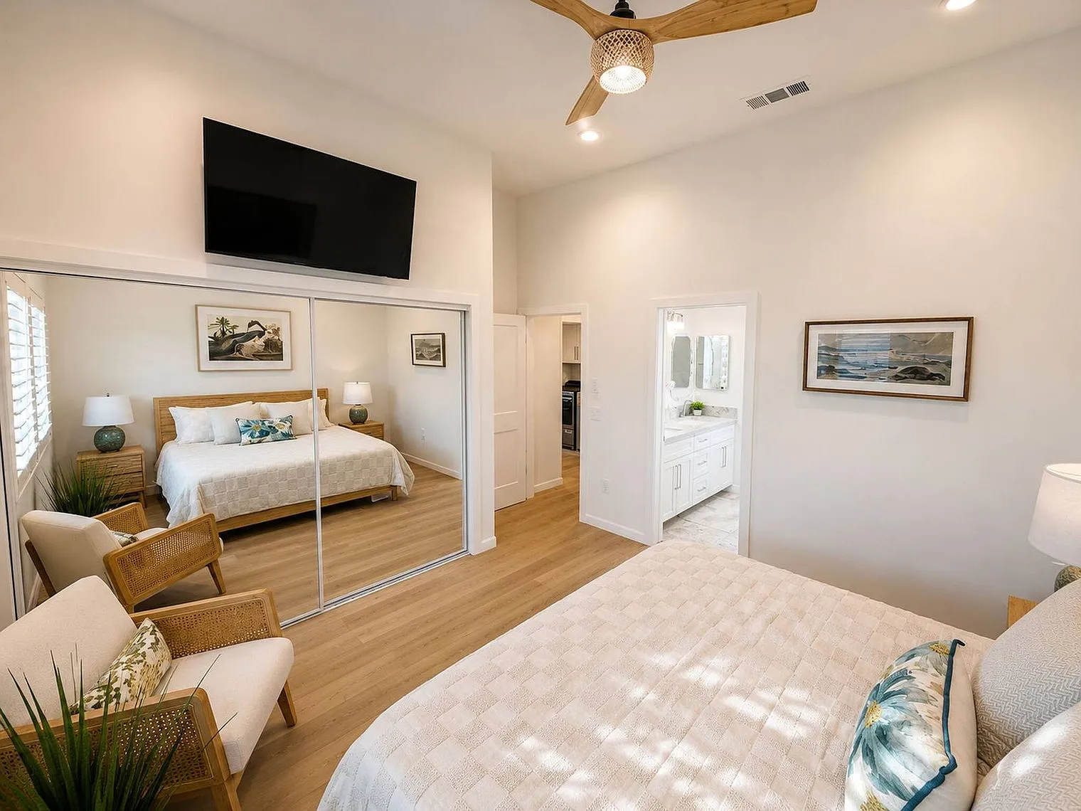 3 bed, 2.0 bath, 1689 sqft, $8,685 — Photo 3