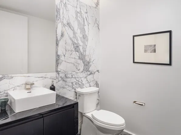 138 East 50th Street image 8 of 23