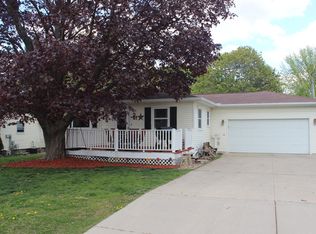 715 S Gorman St, Blue Earth, MN 56013