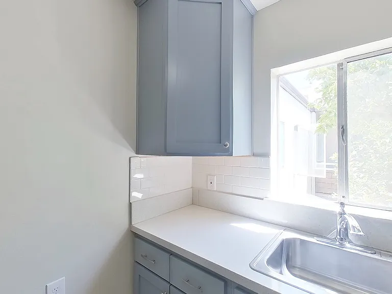 2501 Benvenue Ave — Photo 13