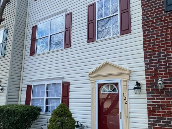 102 Abby Ln, Fredericksburg, VA 22405