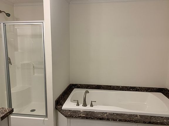 3rd image of 136 Bayshore Dr