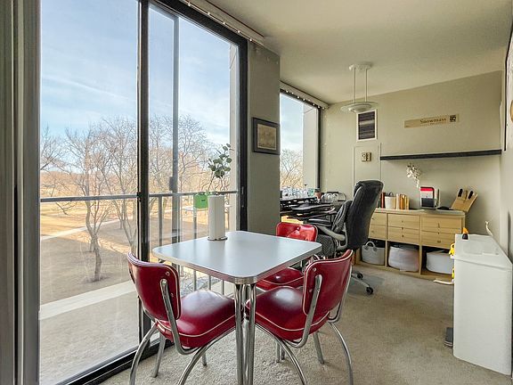 3rd image of 345 W Fullerton Pkwy APT 404