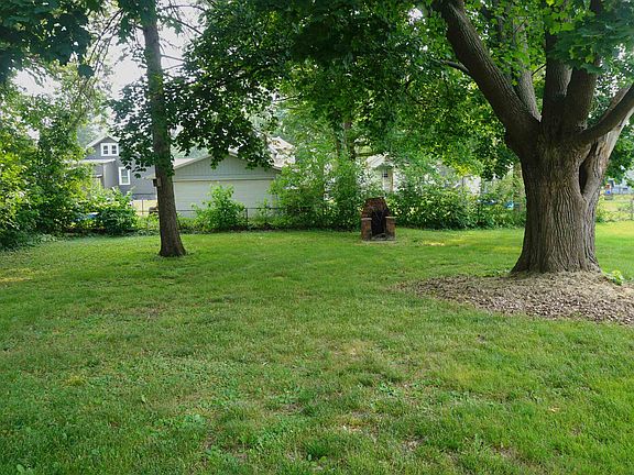 3rd image of 352 Burr Oak Ave