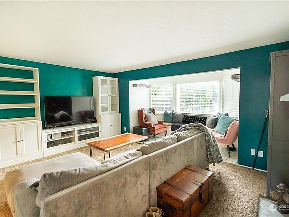 3rd image of 10621 110th St SW