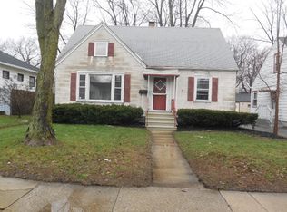 18259 Burnham Ave, Lansing, IL 60438