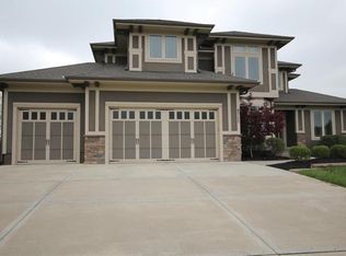 8712 W 157th St, Overland Park, KS 66221