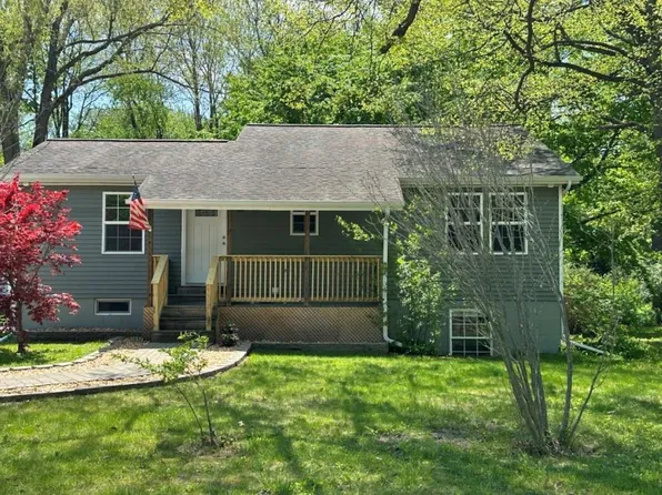 2916 Grant Ln, Midland, MI 48642