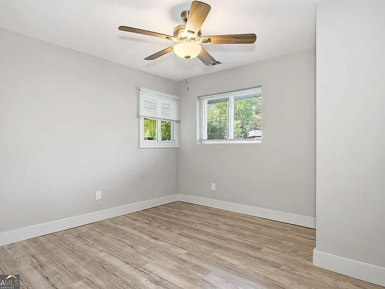 1735 Carter Cir — Photo 11