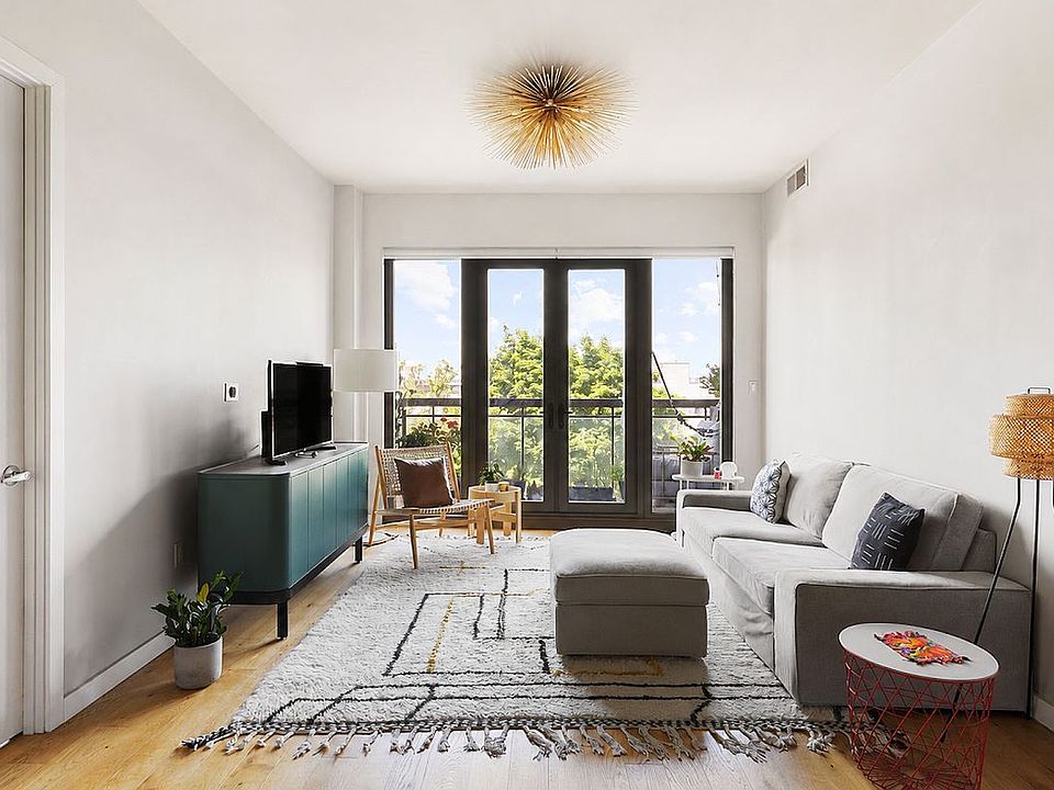 1st image of 500 4th Ave APT 4O