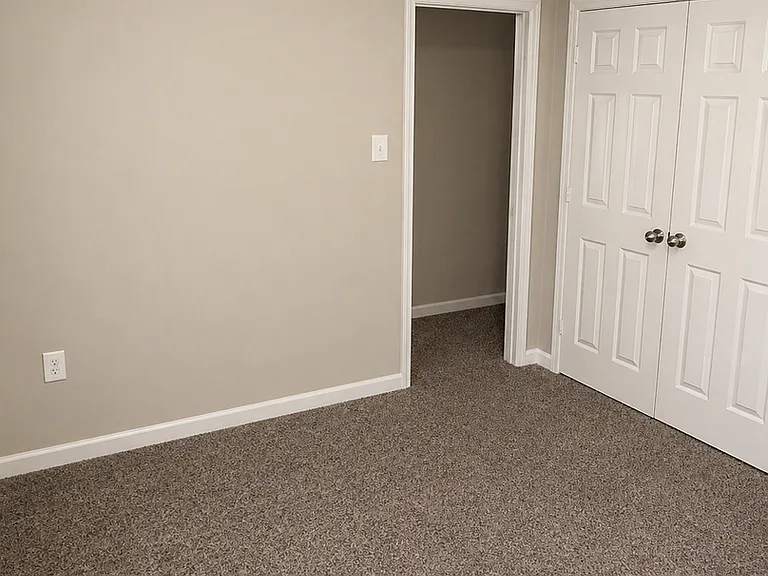2402 Riley Dr — Photo 9