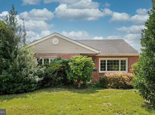 654 Hendrix St, Philadelphia, PA 19116