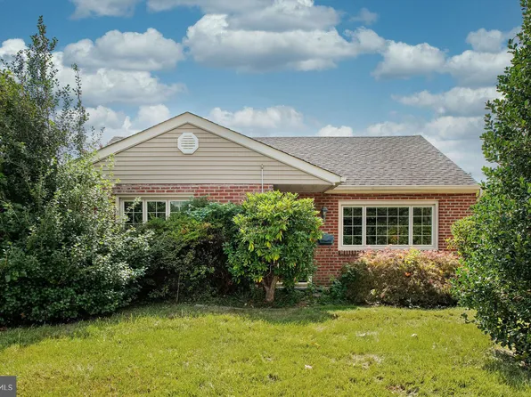 654 Hendrix St, Philadelphia, PA 19116