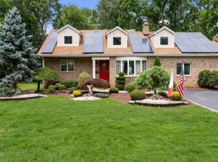 520 Oak Ridge Rd, Clark, NJ 07066