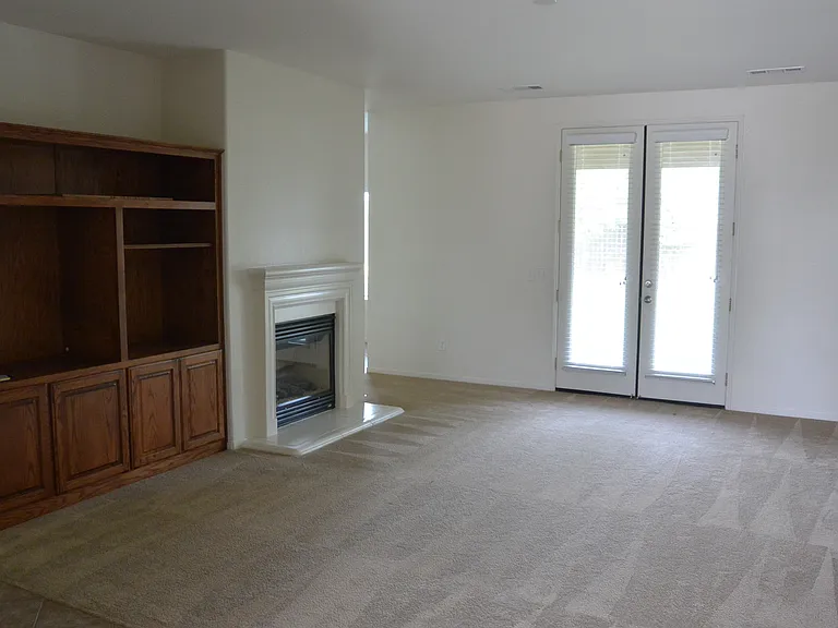 2228 E La Vida Ave — Photo 3
