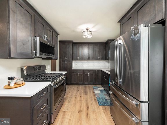 5th image of 109 Walnut Dr