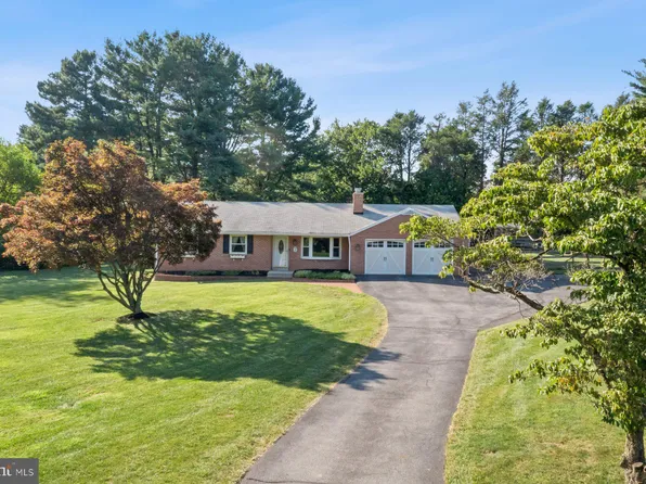 24900 Silver Crest Dr, Gaithersburg, MD 20882