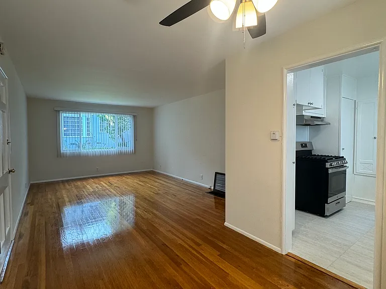 1792 Grevelia St #1792 — Photo 4