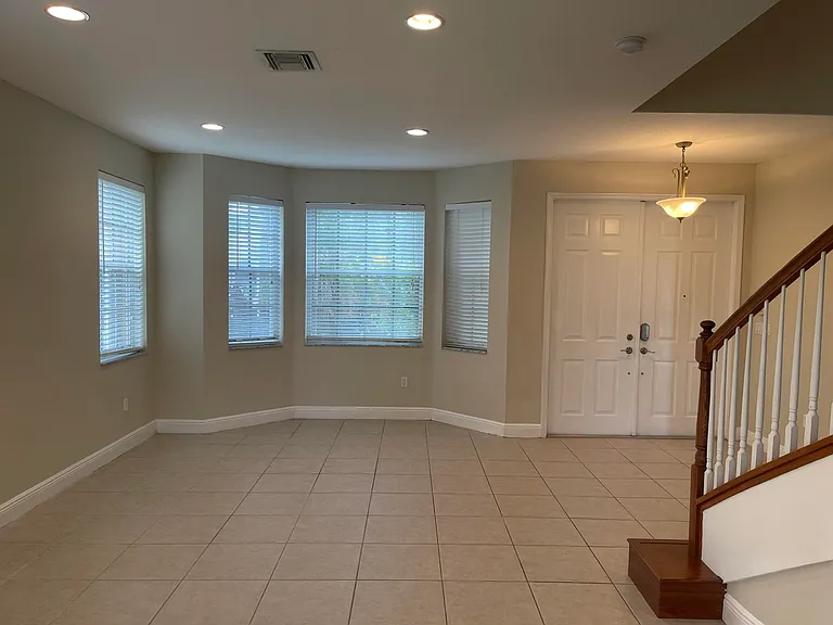 9828 Stover Way — Photo 9