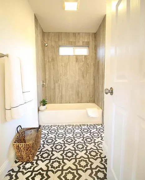 1346 N Safford Ave — Photo 13