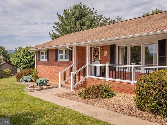 2nd image of 255 Verbena Rd